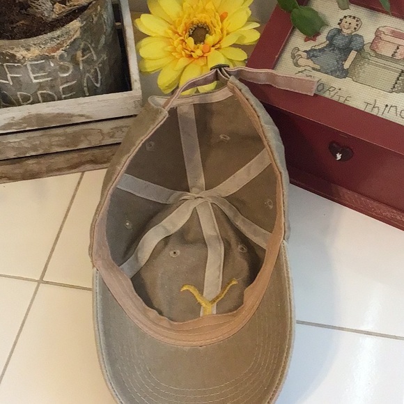 ‘Yellowstone’ Embroidered Baseball Cap/Tumbler Combo - Picture 5 of 9